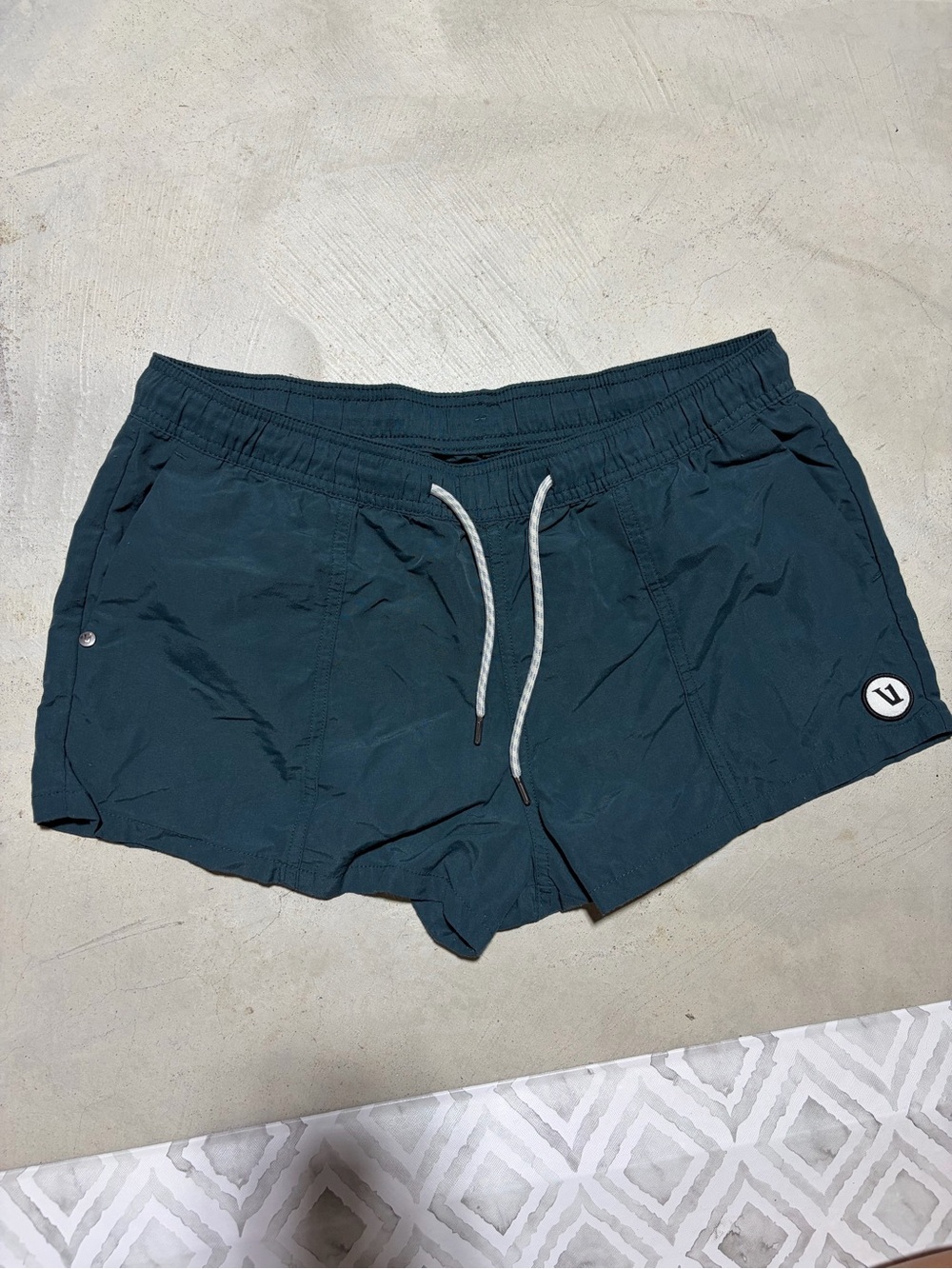 Vuori sunwashed Women's Teal Drawstring Shorts medium